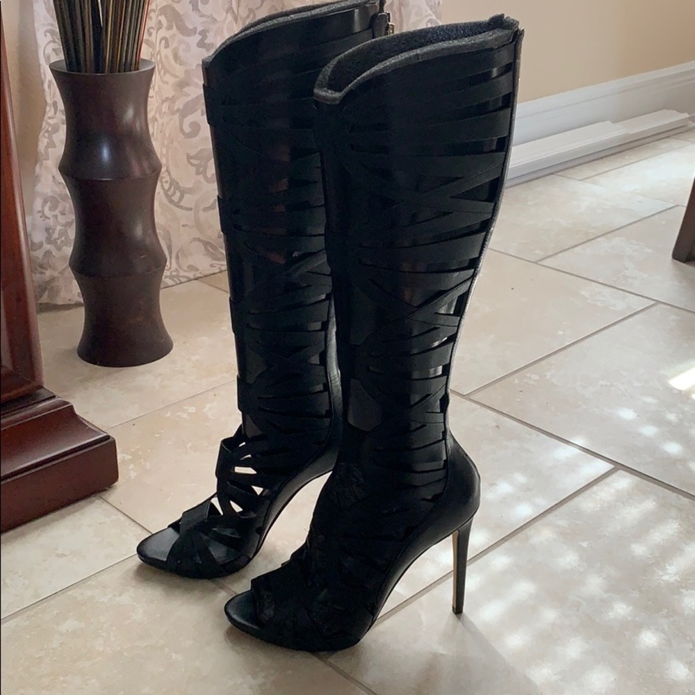 Brand New GUESS heels